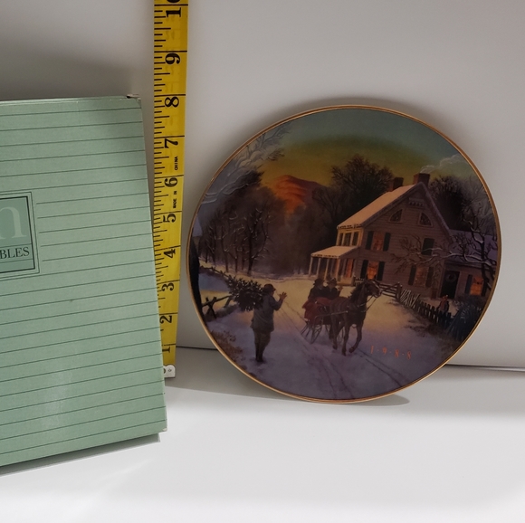 1988 Avon collector plate - Picture 2 of 3